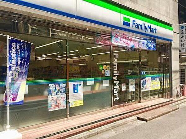 【周辺】ファミリーマート秋葉原駅前店 徒歩3分。 220m