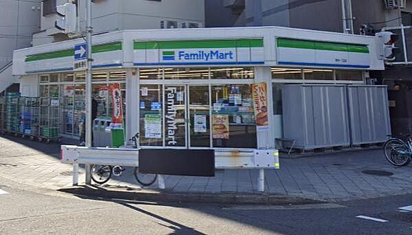 【周辺】ファミリーマート新栄一丁目店 徒歩2分。 160m