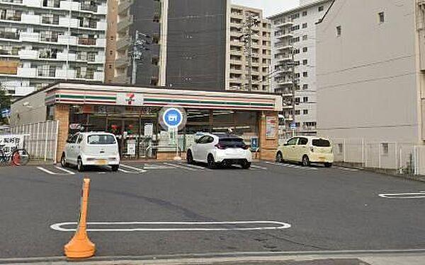 【周辺】セブンイレブン名古屋富士見町店 徒歩1分。 60m