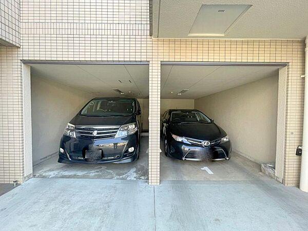 【駐車場】敷地内の駐車場です。最新の空き状況はご確認ください。