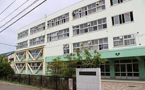 【周辺】札幌市立澄川中学校 310m
