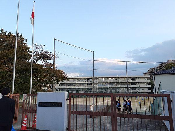 【周辺】吹田市立山田中学校 徒歩 約10分（約780m）