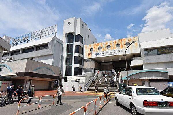 【周辺】西新井駅(東武 伊勢崎線) 徒歩11分。 910m