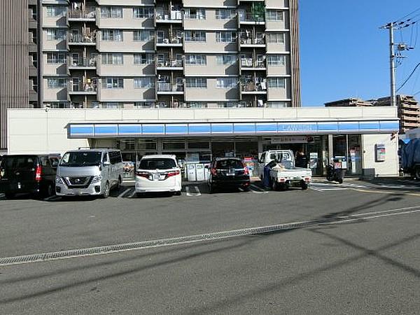 【周辺】【コンビニエンスストア】ローソン　JR東岸和田駅前店まで520ｍ