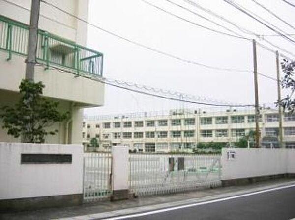 【周辺】世田谷区立松沢中学校 徒歩14分。中学校 1110m