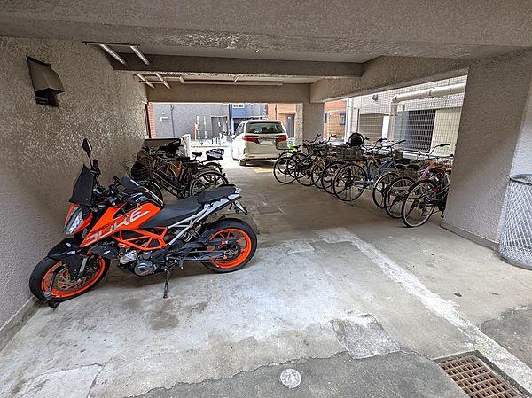 【駐車場】自転車置き場・バイク置き場は無償でございます