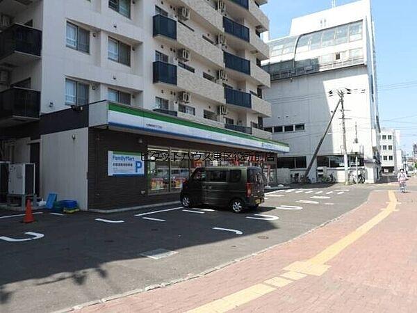 【周辺】ファミリーマート札幌麻生町5丁目店 471m