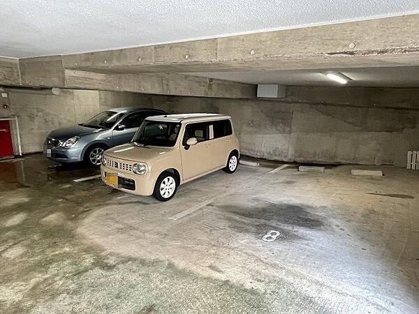 【駐車場】駐車場に車を止められます