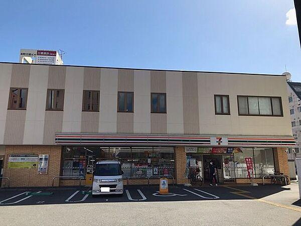 【周辺】セブンイレブン高知本町1丁目店 210m