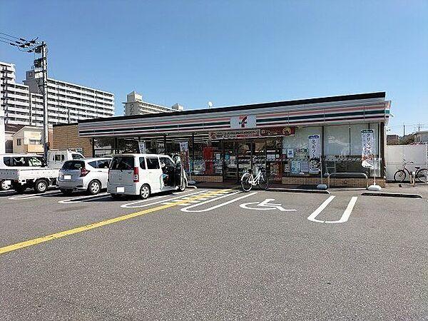 【周辺】セブン-イレブン 高知稲荷町店 300m