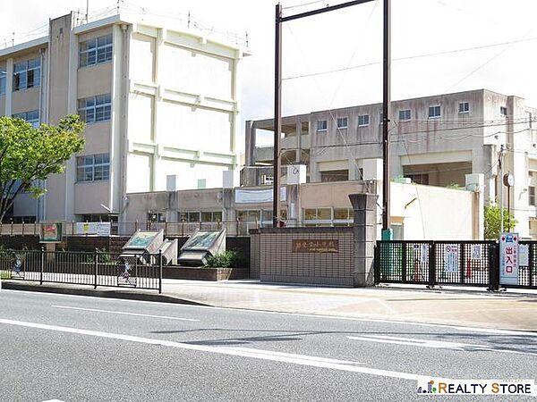 【周辺】福岡市立愛宕小学校 徒歩14分。 900m