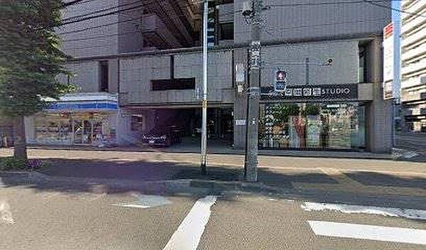【周辺】ローソン札幌南1条東6丁目店 220m