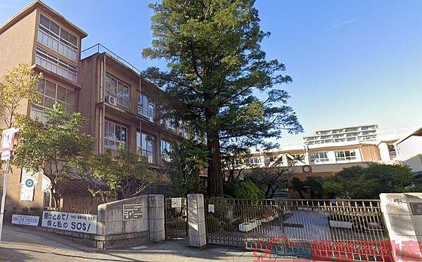 【周辺】茨木市立養精中学校 徒歩9分。 710m