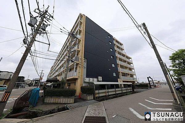 【外観】小・中学校が徒歩10分圏内、マックスバリュ野々市店が徒歩約1分です！