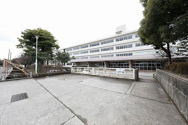 【周辺】金沢市立高岡中学校 1940m