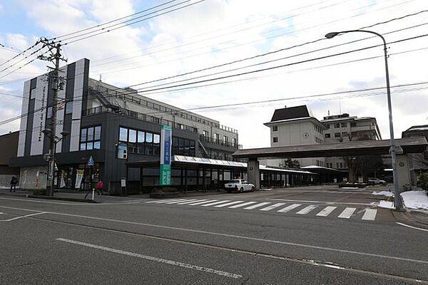 【周辺】金沢市立病院 710m