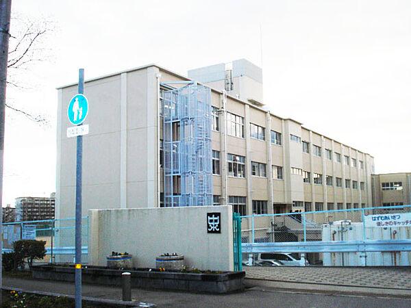 【周辺】神戸市立東落合中学校（751m）