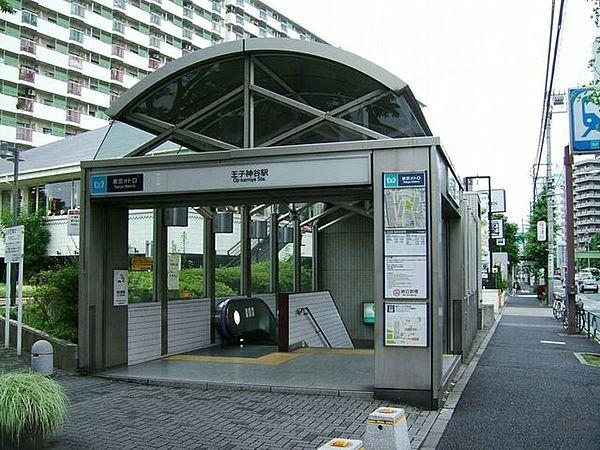 【周辺】王子神谷駅(東京メトロ 南北線) 徒歩13分。 970m