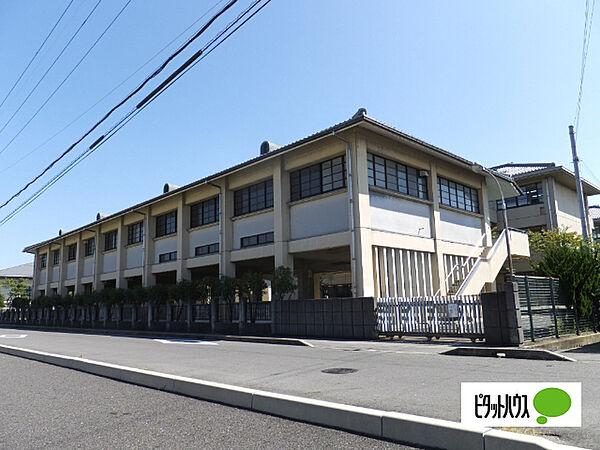 【周辺】中学校「近江八幡市立八幡中学校まで2153m」