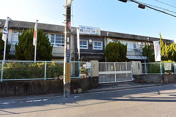 【周辺】寝屋川市立第三中学校（648m）