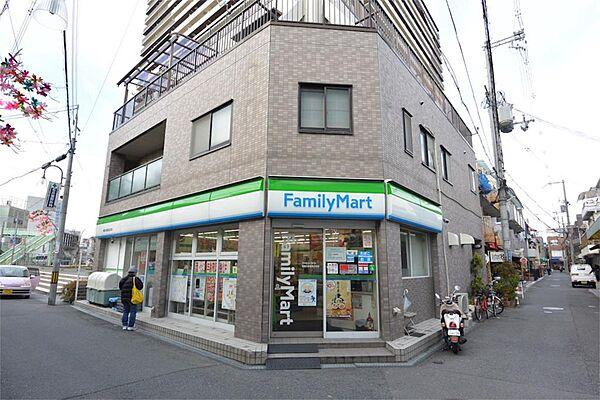 【周辺】ファミリーマート 寝屋川香里南之町店（228m）