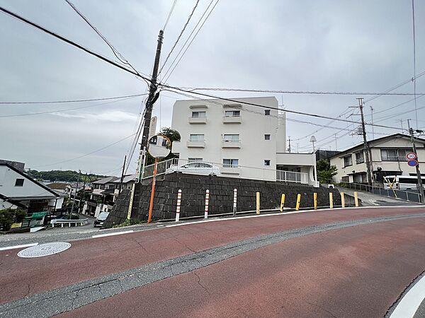 【外観】小田急線「玉川学園前」駅まで徒歩約10分の立地です。