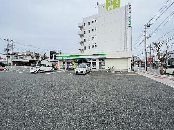 【周辺】ファミリーマート　茂原千代田町店　徒歩4分（約250m)