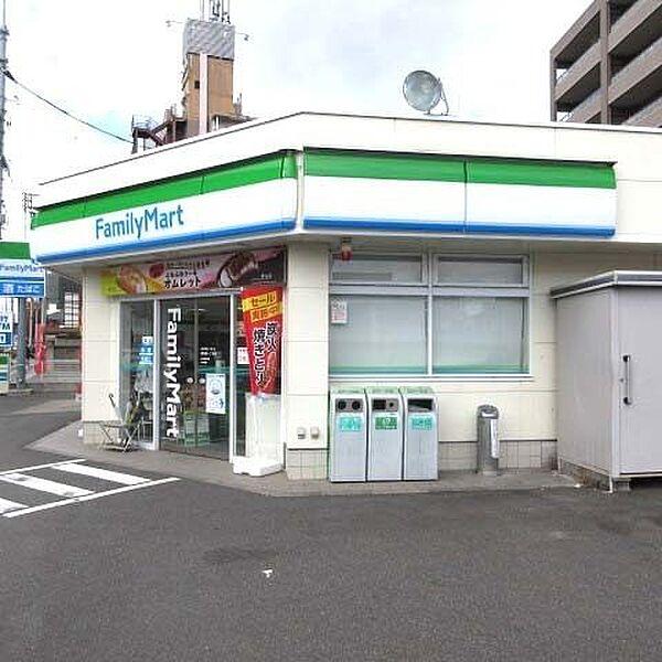 【周辺】ファミリーマート 岡山西川原一丁目店 910m