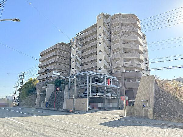 【外観】2WAYアクセス可能、JR山陽本線「朝霧」駅まで徒歩7分、山陽電鉄本線「大蔵谷」駅まで徒歩18分の立地です。RC造、地上9階建てのマンションです。