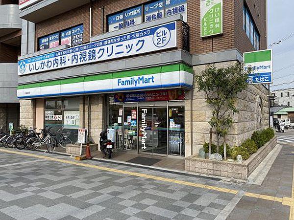 【周辺】【コンビニエンスストア】ファミリーマート JR鳳駅前店まで49ｍ