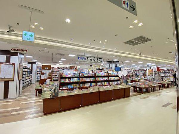 【周辺】【書店】喜久屋書店エコール・ロゼ店まで2295ｍ