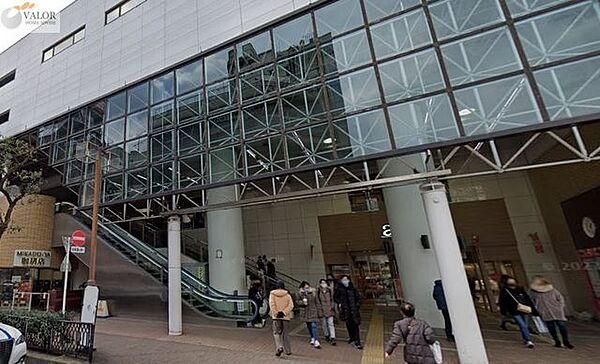 【周辺】大森駅(JR 京浜東北線) 徒歩11分。 810m
