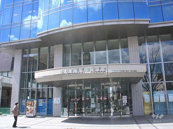 【周辺】高槻市立中央図書館の外観