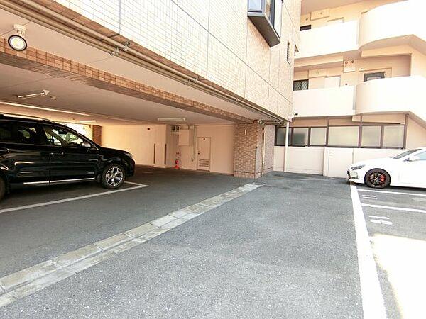 【駐車場】詳細は、RISUMO江坂本店→06ー6155-7137まで♪