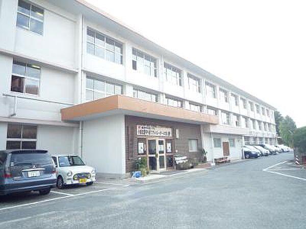 【周辺】☆北九州市立篠崎中学校（640m）