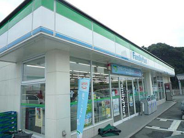 【周辺】☆ファミリーマート 小倉東インター前店（110m）