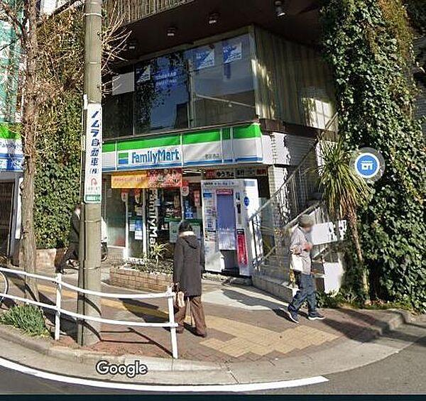 【周辺】ファミリーマート太閤通八丁目店 徒歩3分。 240m