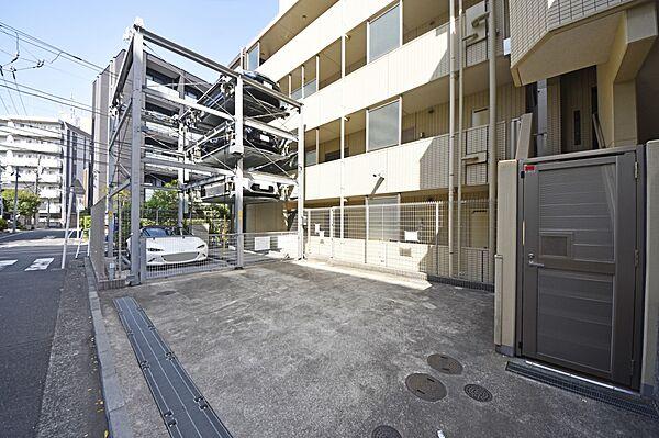 【駐車場】敷地内駐車場有！駐車のしやすい充分な広さです！