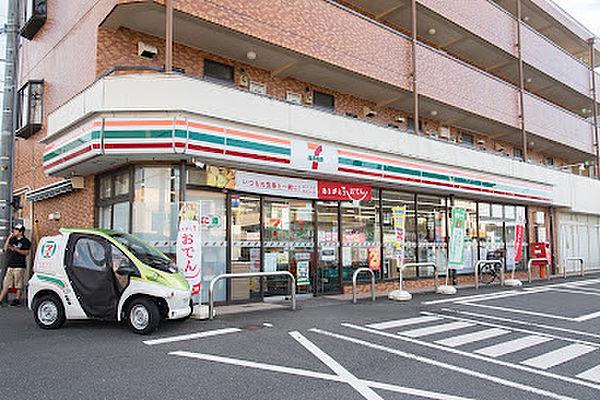 【周辺】セブン-イレブン 日野三沢店　徒歩３分