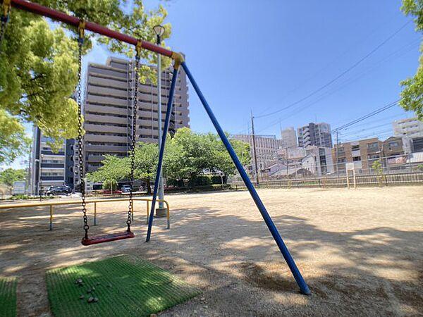 【周辺】マンション北側には都市計画公園の「野江公園」がございます♪とても広くて子どもたちも走り回れる大きな公園です。