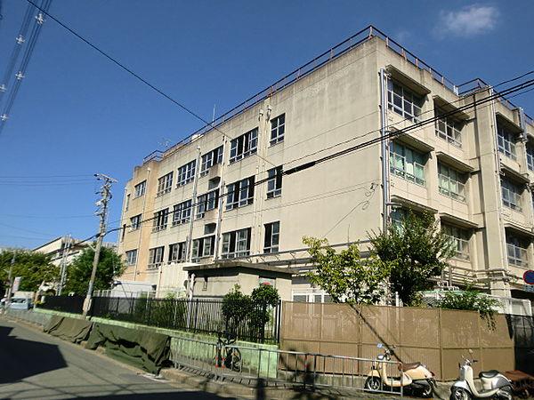 【周辺】高井田中学校（600m）