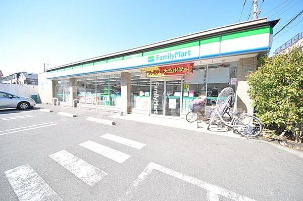 【周辺】ファミリーマート江戸川上篠崎店 徒歩4分。 320m