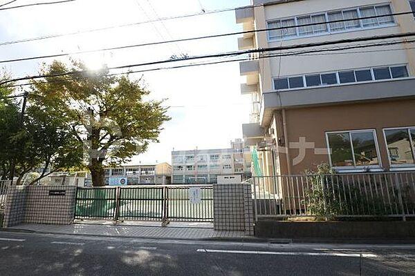 【周辺】江戸川区立篠崎第二小学校 徒歩6分。 410m