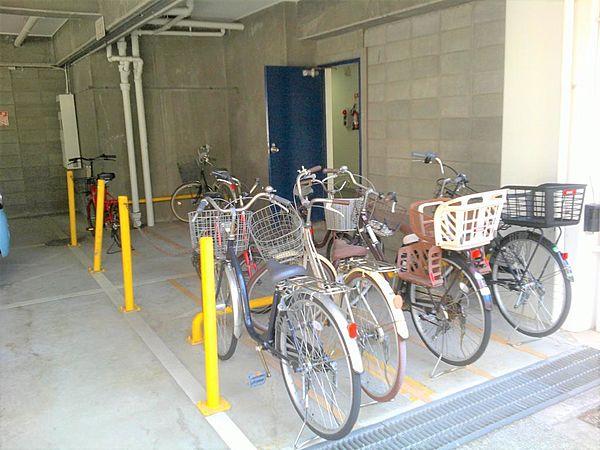 【駐車場】敷地内自転車置場完備