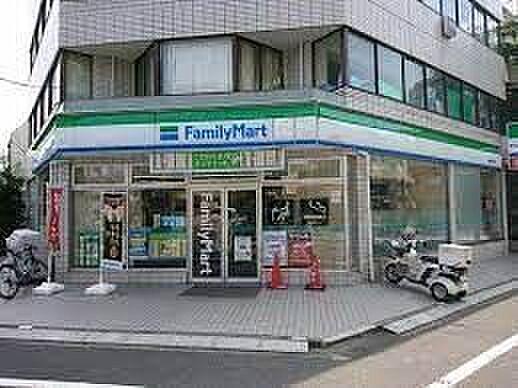 【周辺】ファミリーマート恵比寿駅南店 徒歩1分。 50m