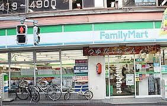 【周辺】ファミリーマート太子堂三丁目店 徒歩12分。 950m