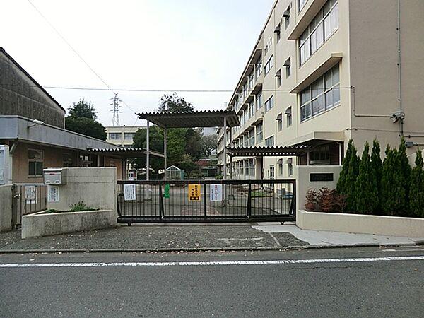 【周辺】横浜市立左近山第一小学校550ｍ