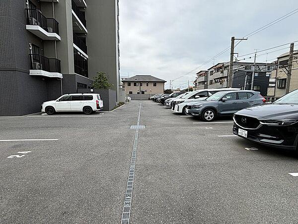【駐車場】●駐車場も広く駐車しやすいです！！