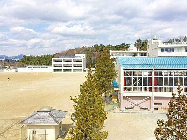 【周辺】仙台市立八乙女中学校 徒歩6分。 460m