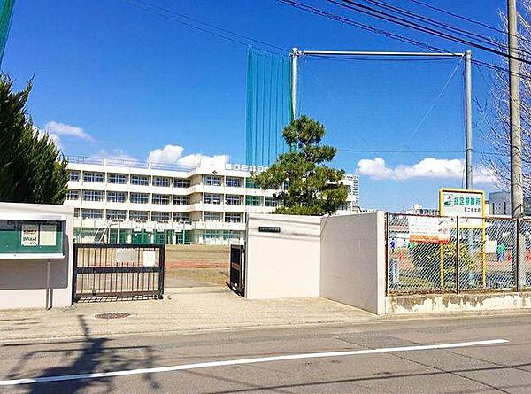 【周辺】仙台市立第二中学校 徒歩18分。 1420m